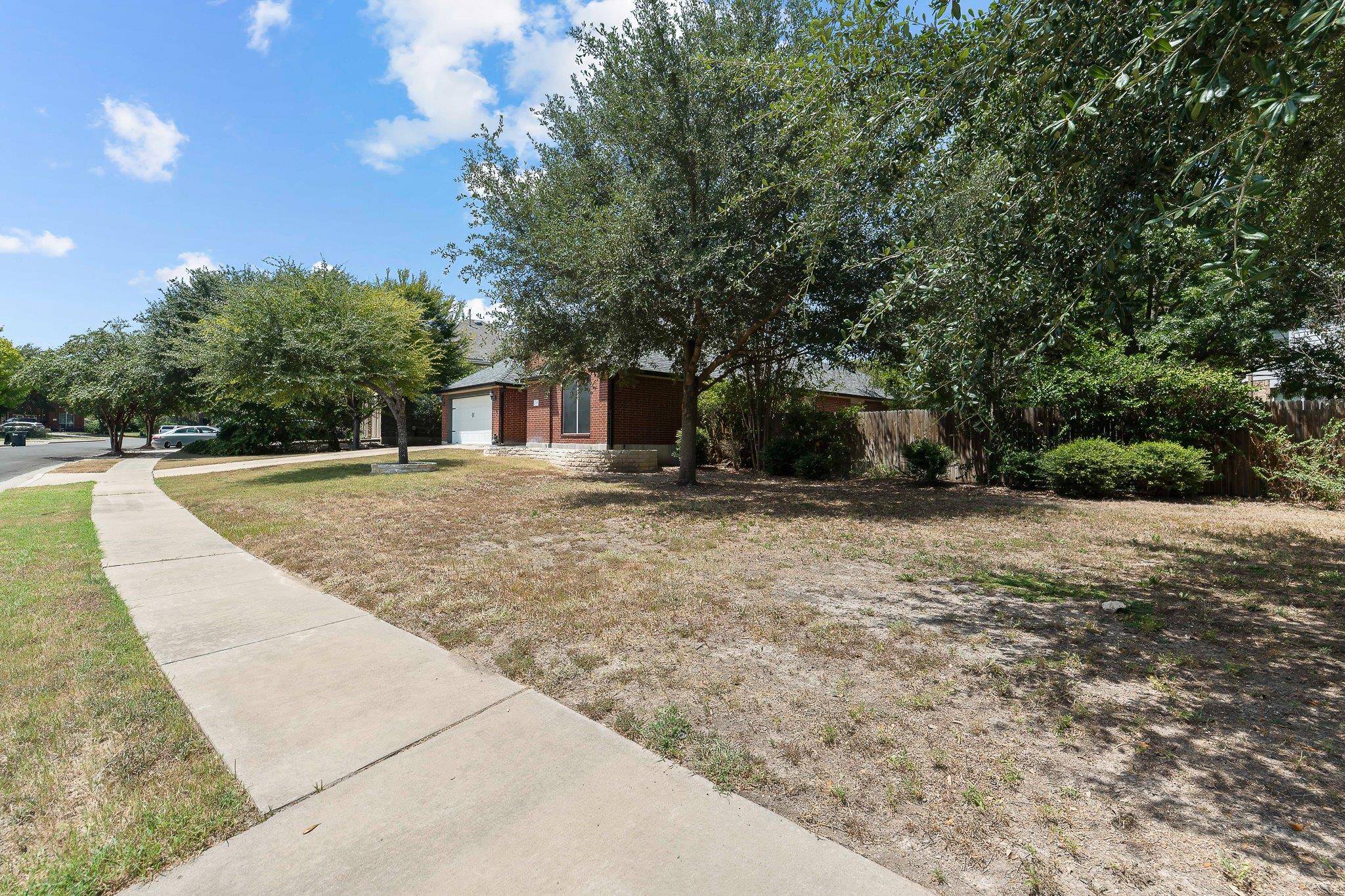 352 Sweet Gum, Kyle, TX 78640