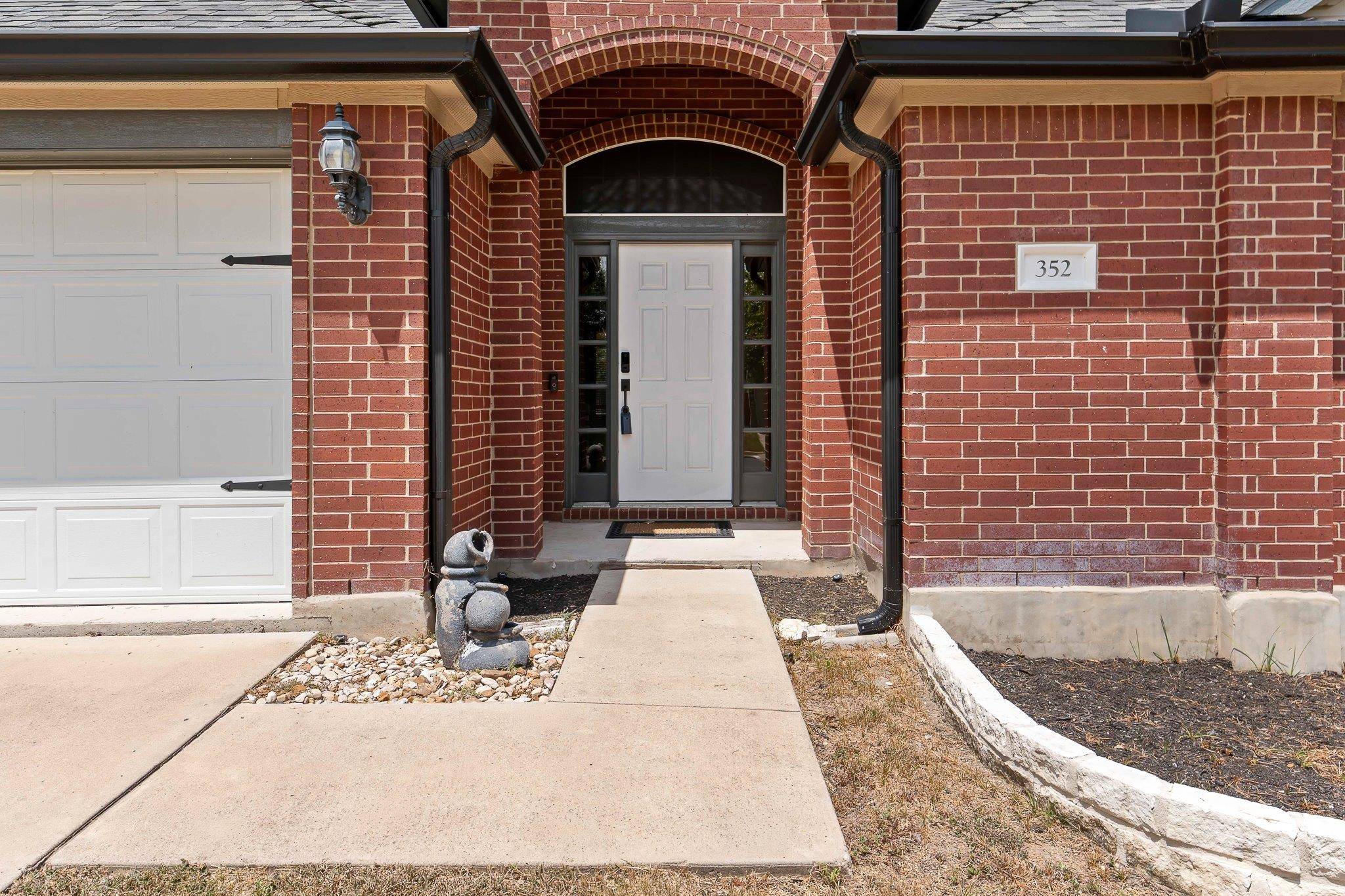 352 Sweet Gum, Kyle, TX 78640