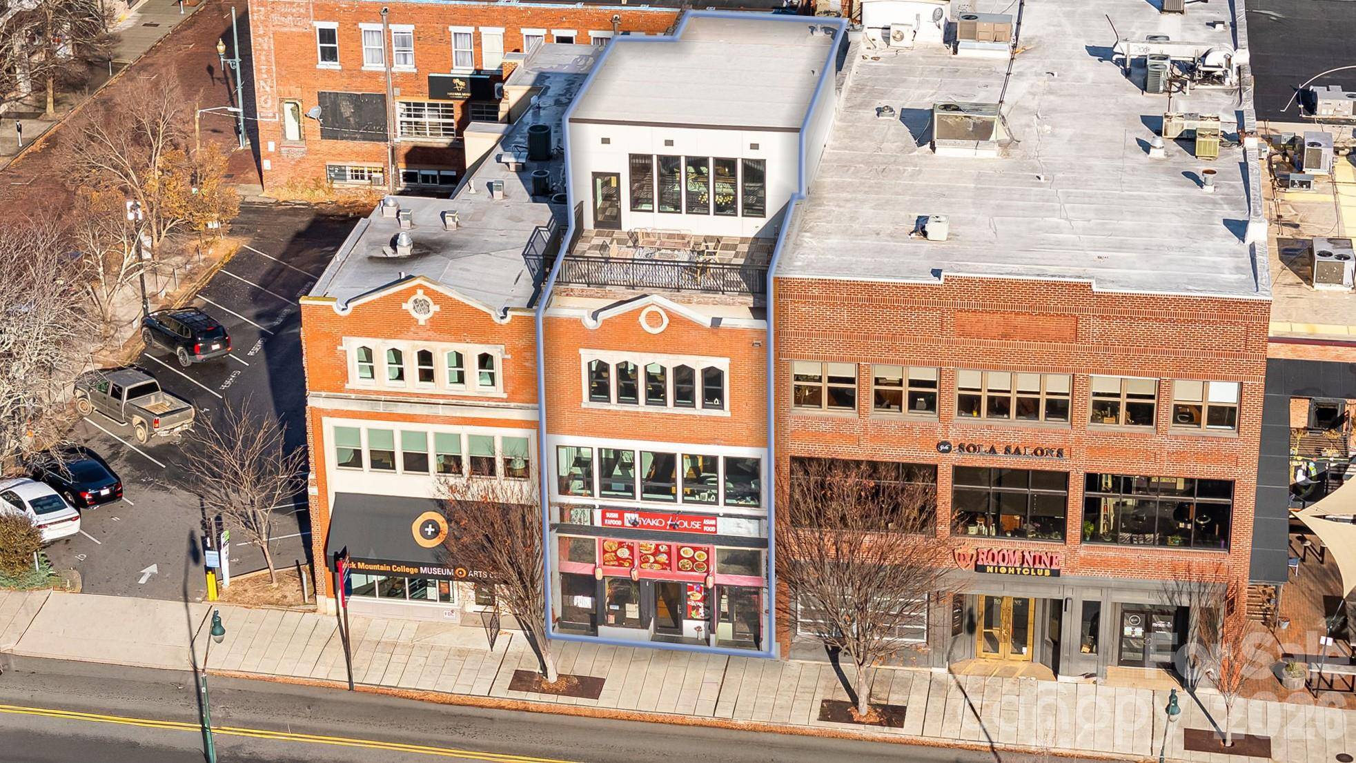 122 College ST, Asheville, NC 28801