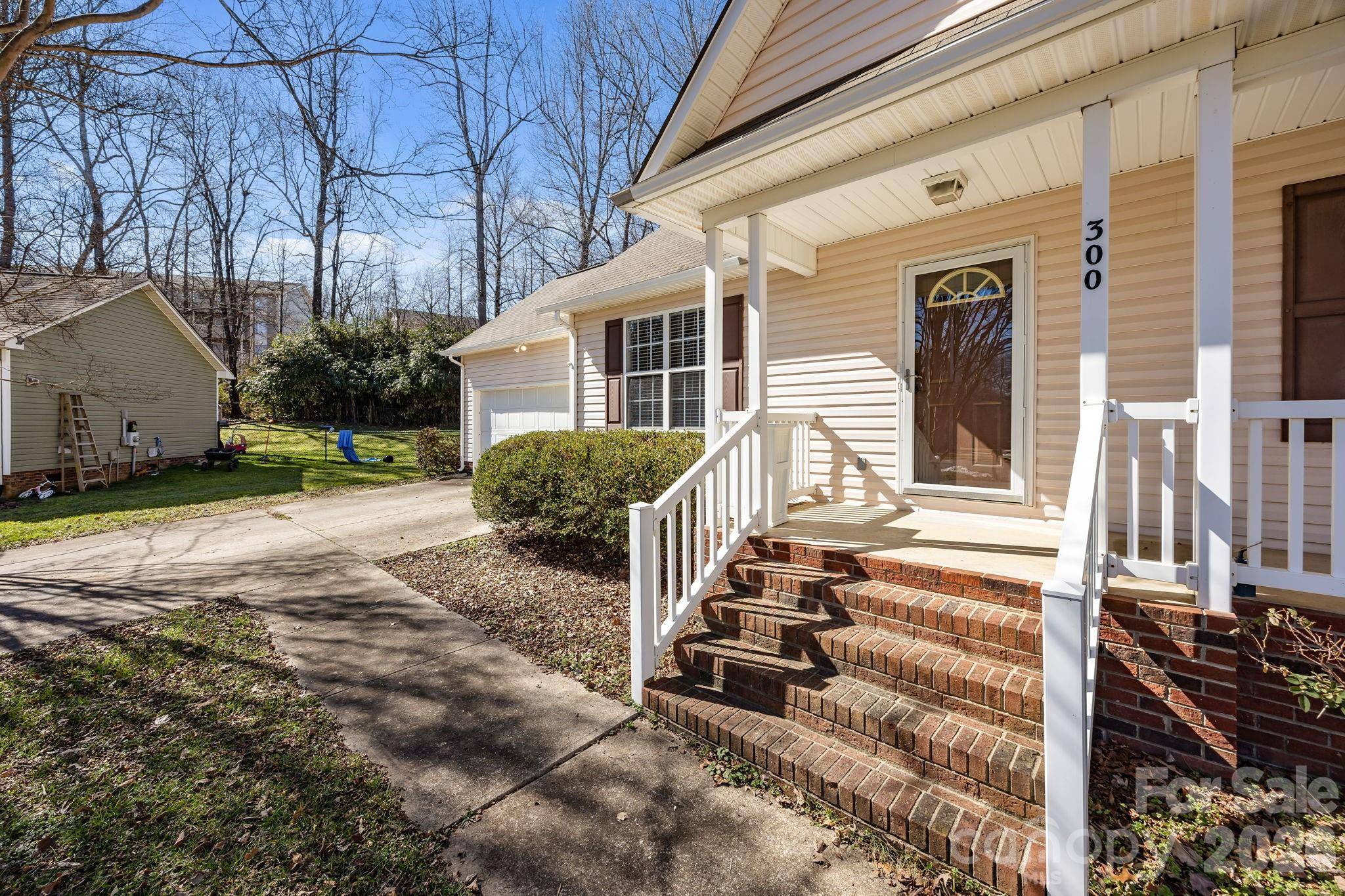 300 Chinaberry DR, China Grove, NC 28023