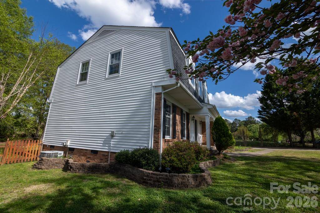 2232 Lawton Bluff RD, Charlotte, NC 28226