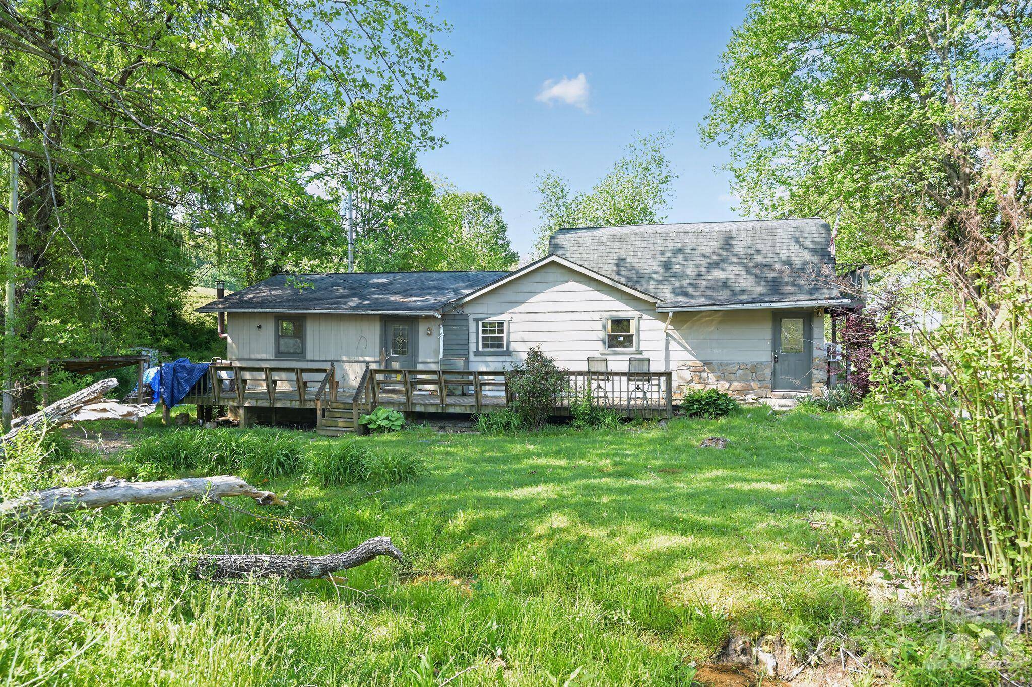 44 Dragonfly LN, Whittier, NC 28789