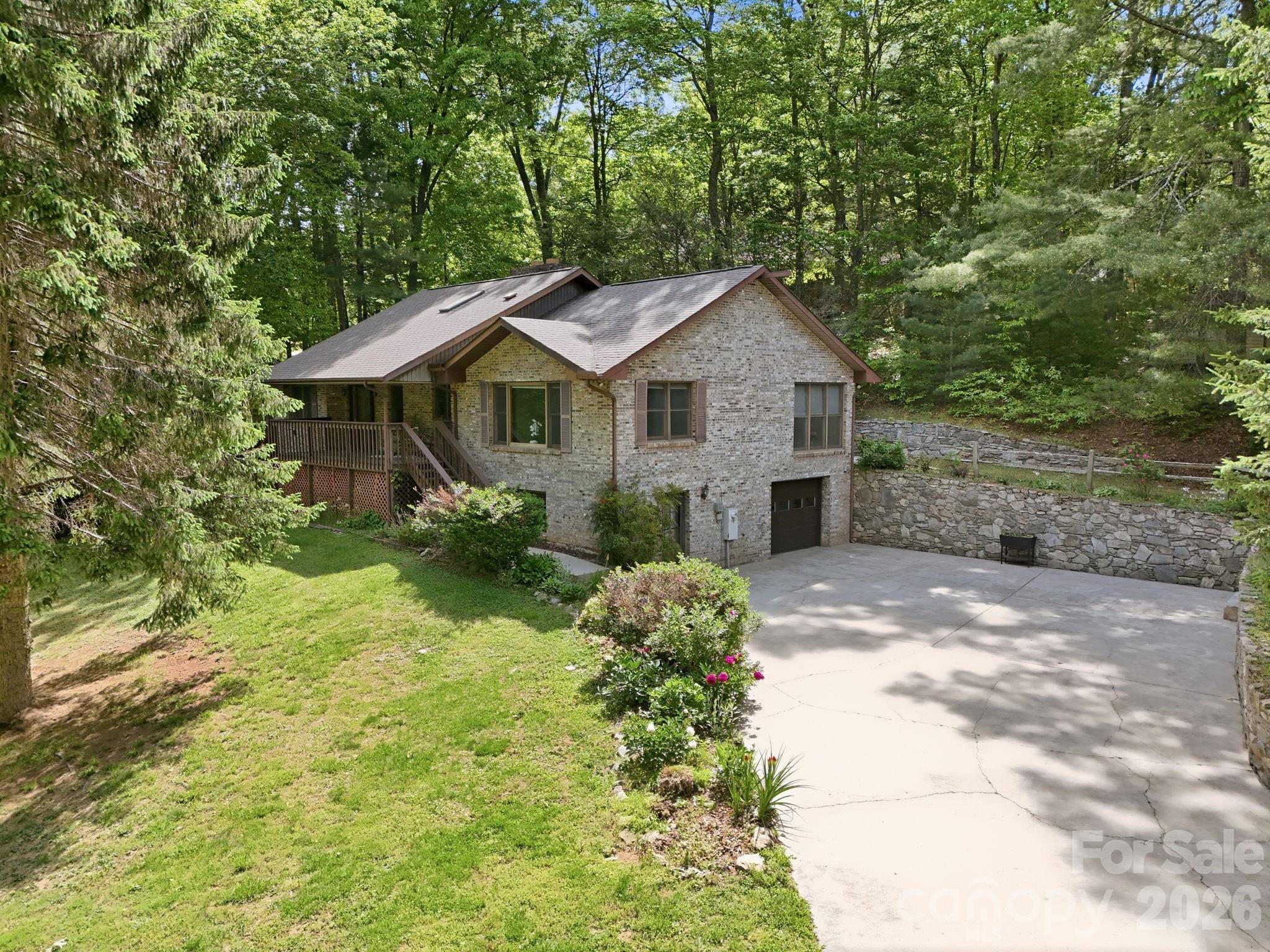 1 Mountain Heritage PL, Candler, NC 28715