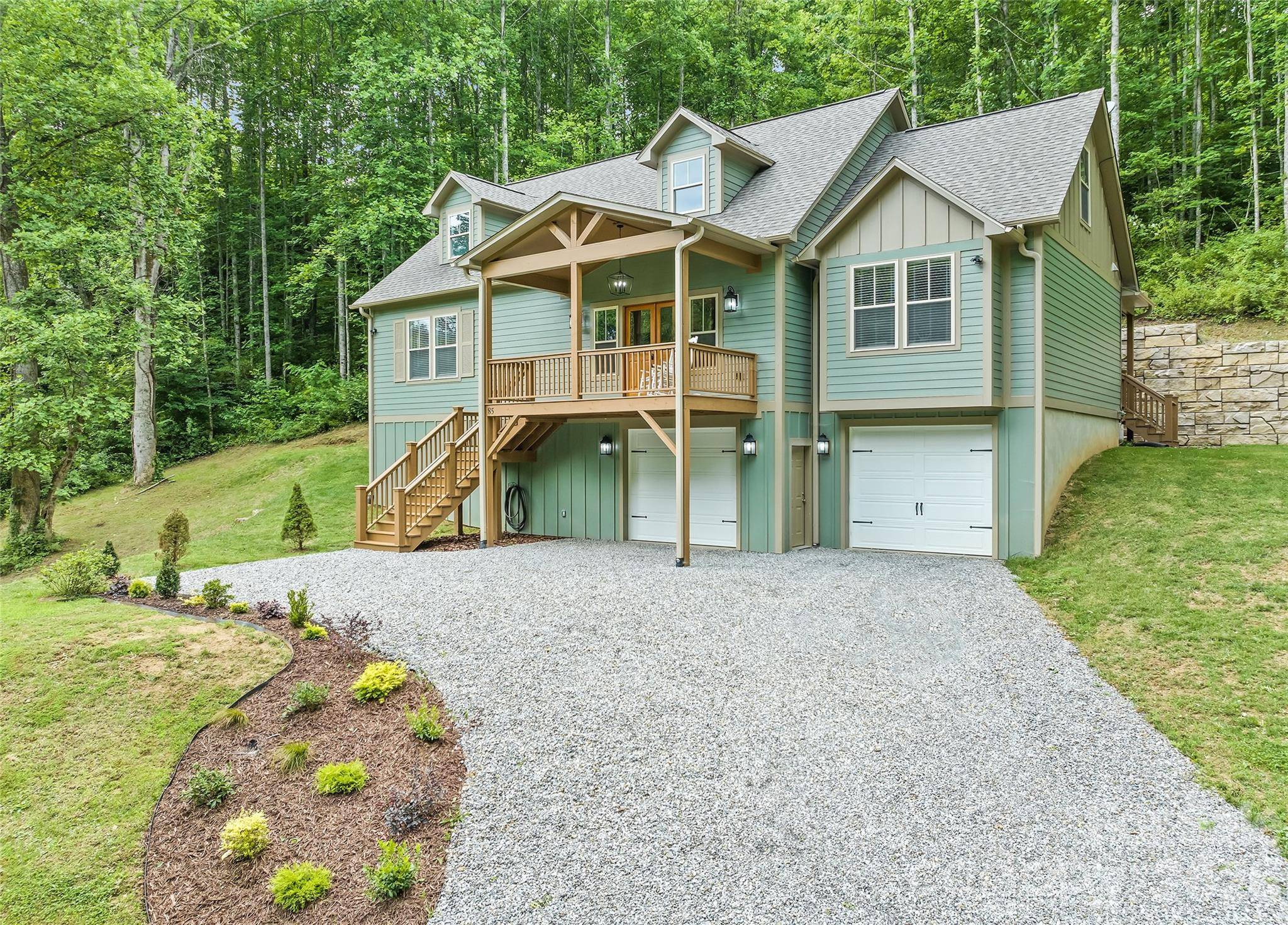 85 Garnet Spring LN, Waynesville, NC 28785