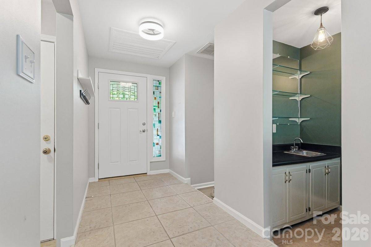 326 Vista Grande CIR, Charlotte, NC 28226