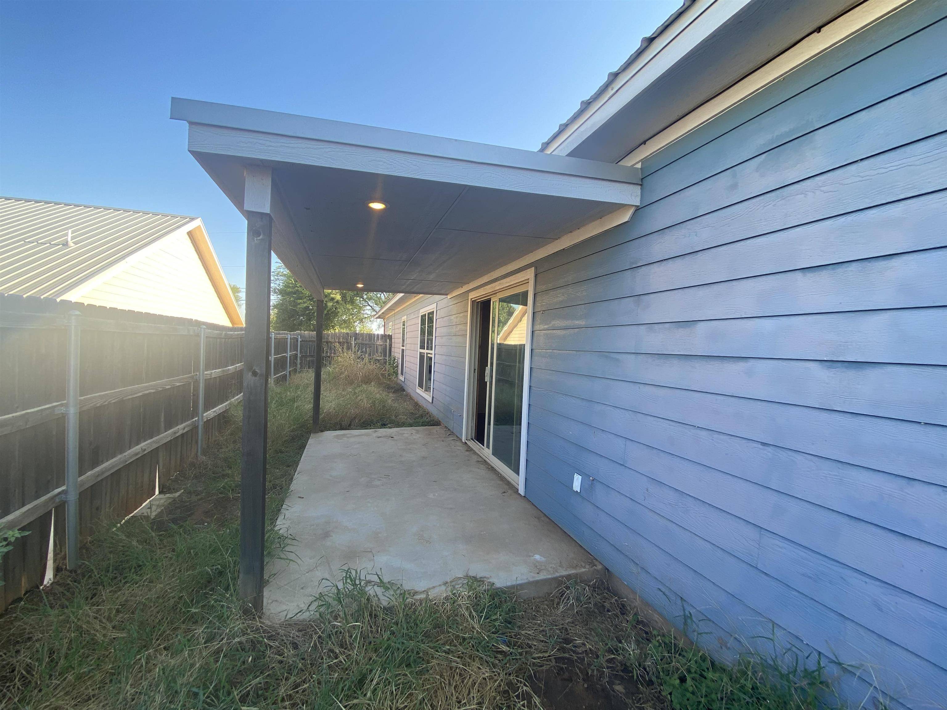 606 W Ollie, Llano, TX 78643