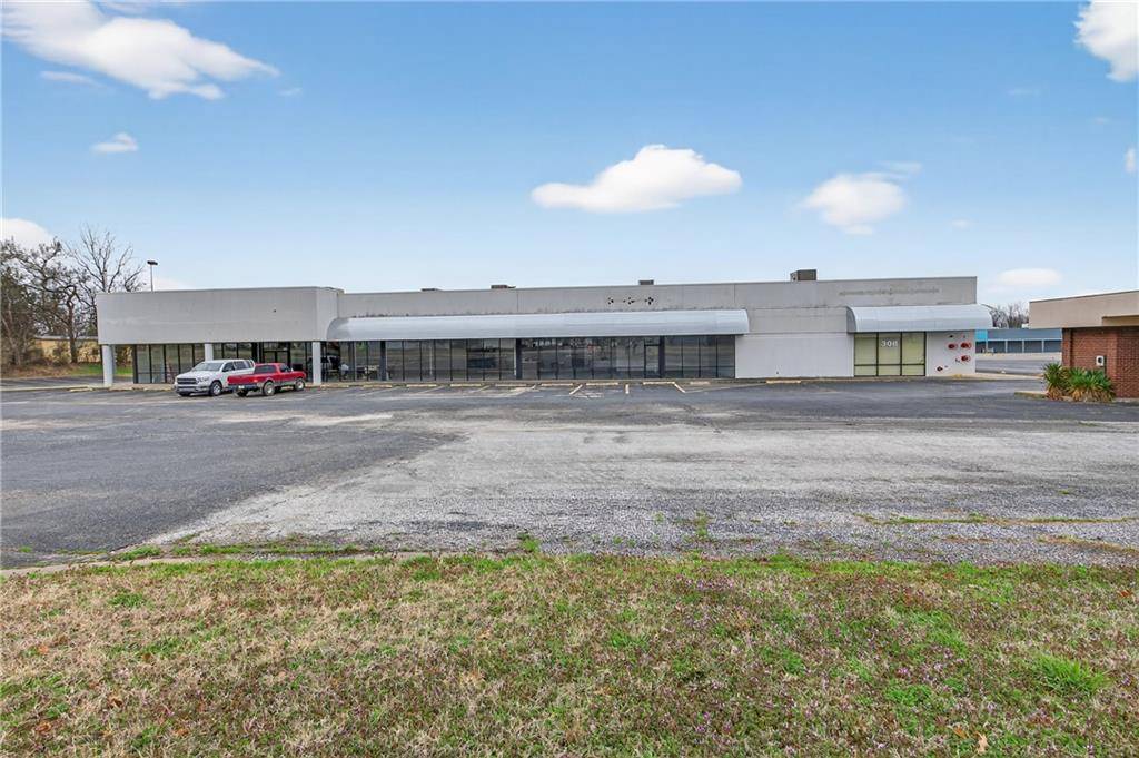 310 E Main ST, Parsons, KS 67357
