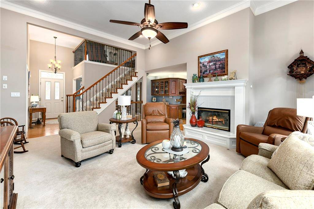 3912 Manhattan AVE, Blue Springs, MO 64015