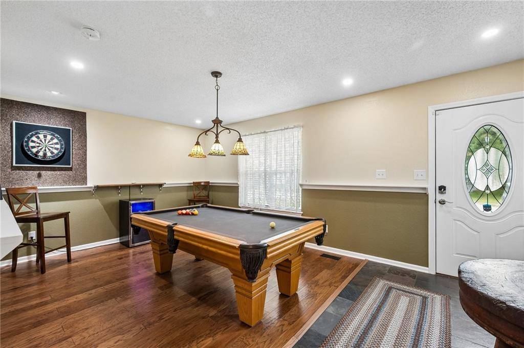 8715 NE 116th ST, Kansas City, MO 64157