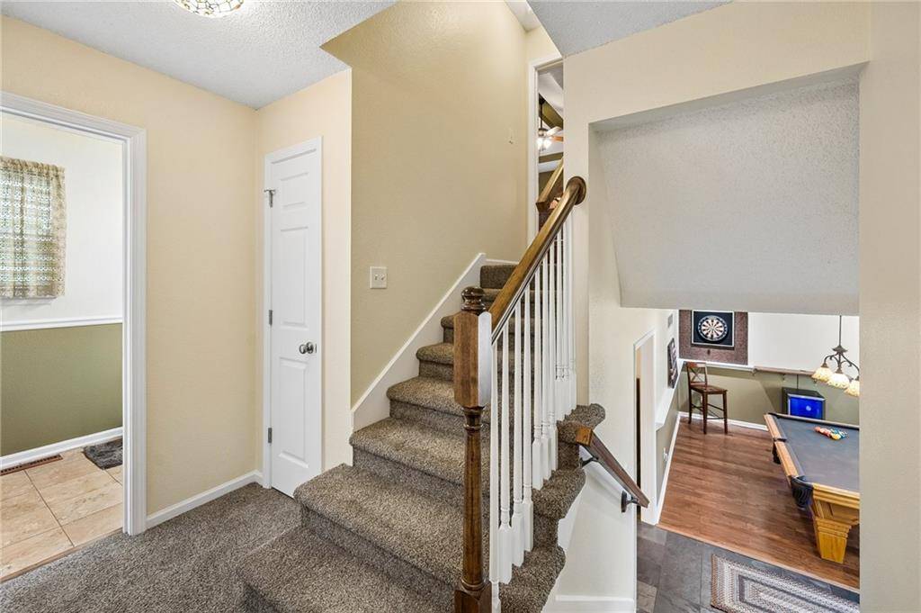 8715 NE 116th ST, Kansas City, MO 64157