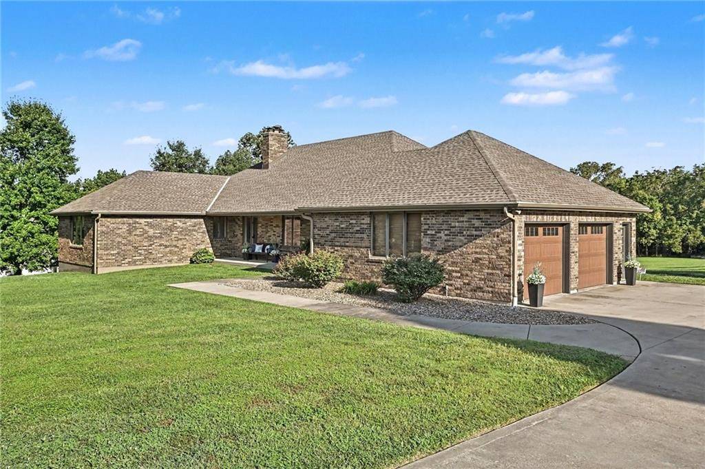 122 Broken Bridge LN, Platte City, MO 64079
