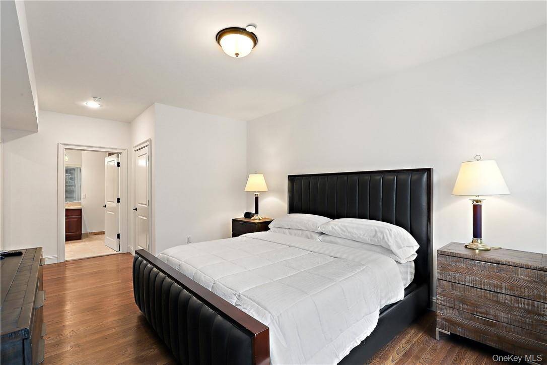 10 School ST #2R, Rye, NY 10580