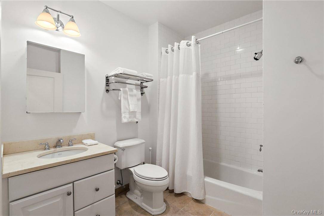 10 School ST #4F, Rye, NY 10580