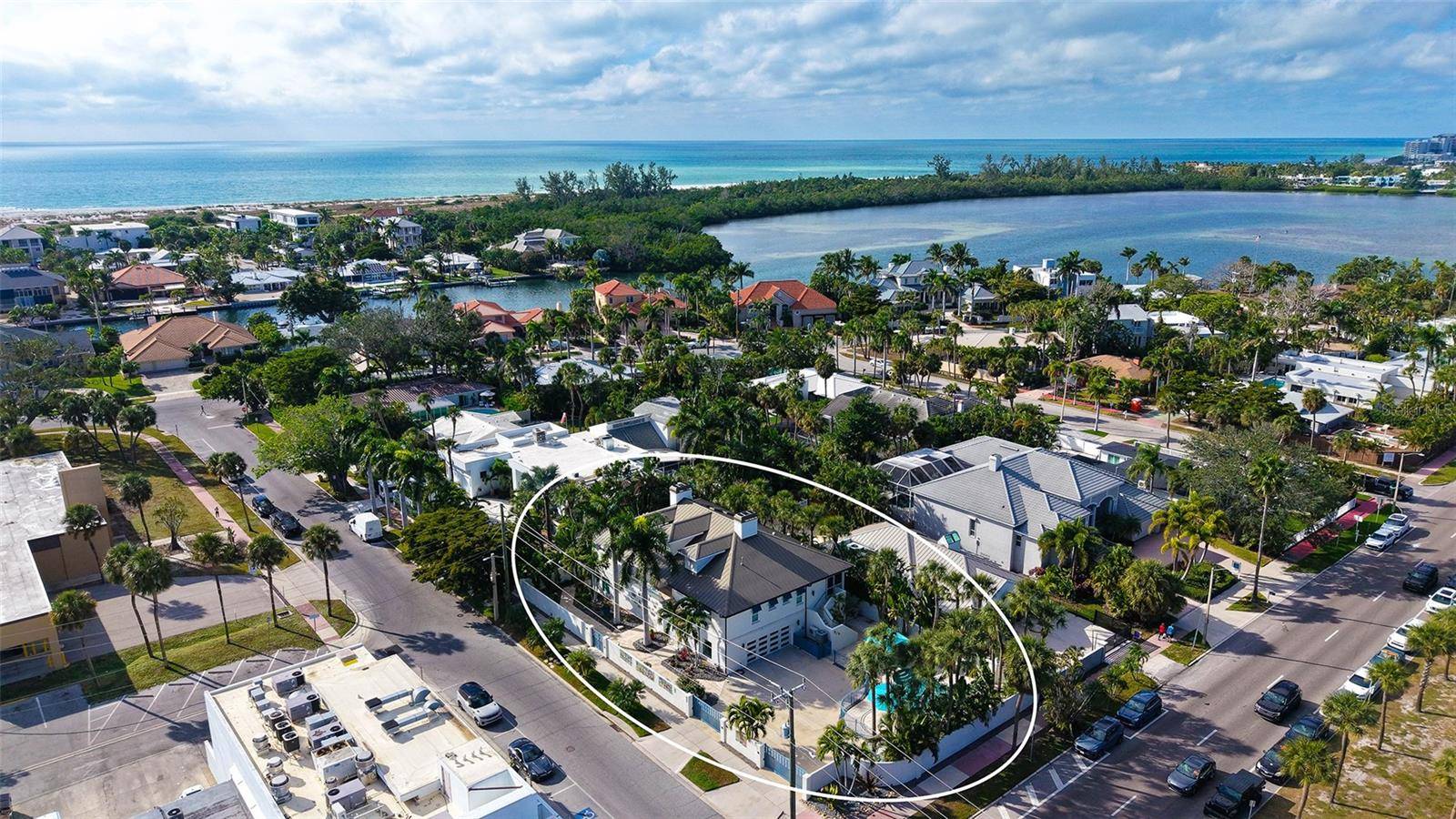 345 MADISON DR, Sarasota, FL 34236