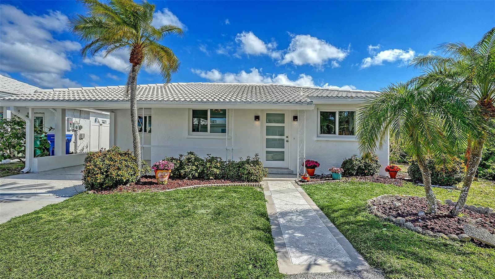 948 SPANISH DR S, Longboat Key, FL 34228