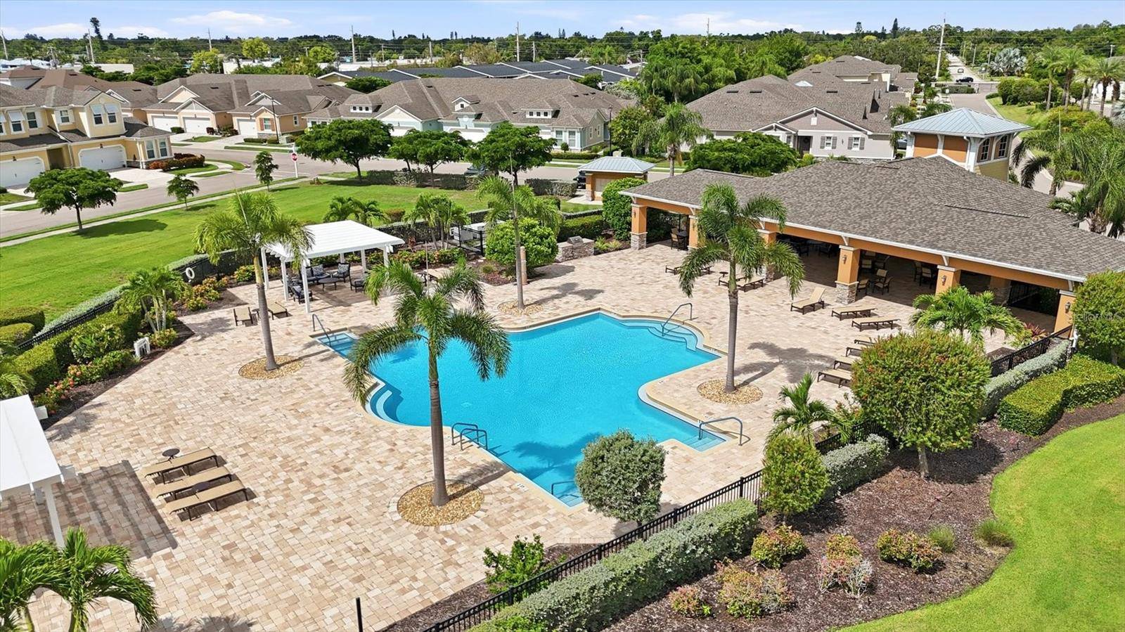 3664 COURSE DR, Sarasota, FL 34232