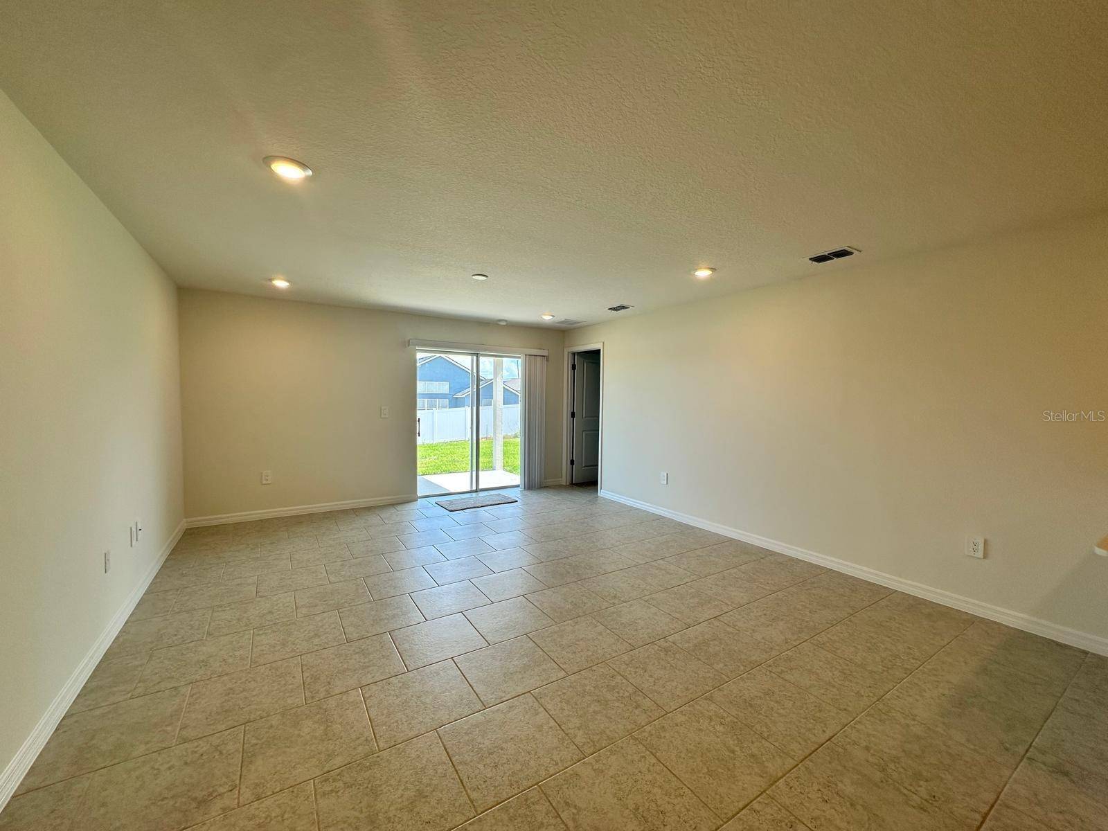 256 SPINDLEWOOD BLVD, Dundee, FL 33838