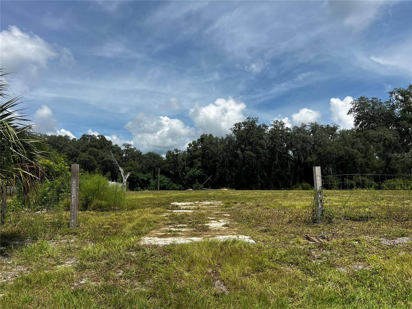 106 PLANET DR, Crescent City, FL 32112