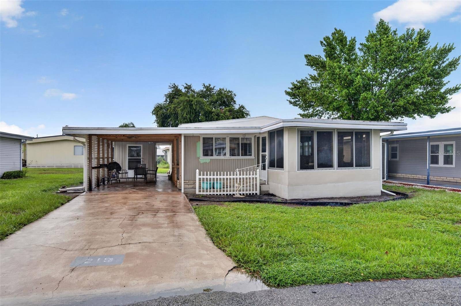 219 PARADISE S, Leesburg, FL 34788
