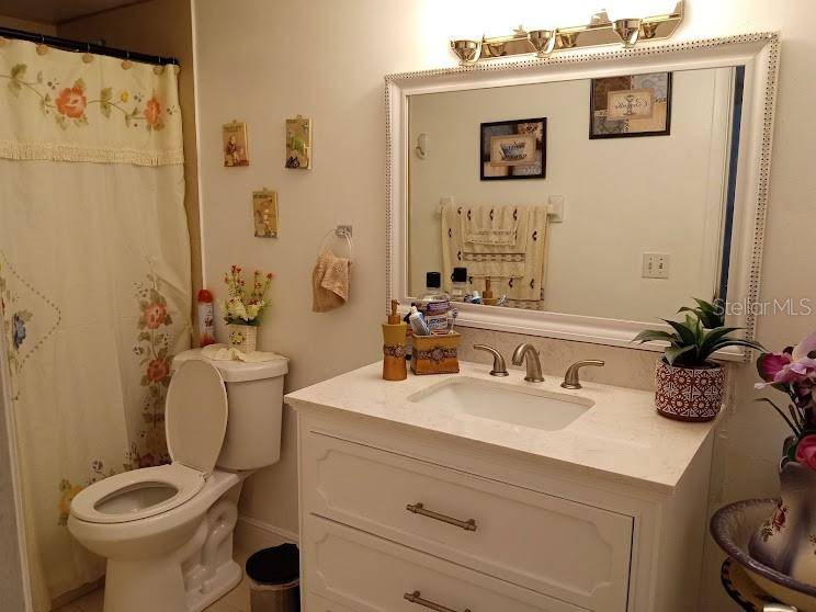 933 W OAK RIDGE RD #933 B, Orlando, FL 32809