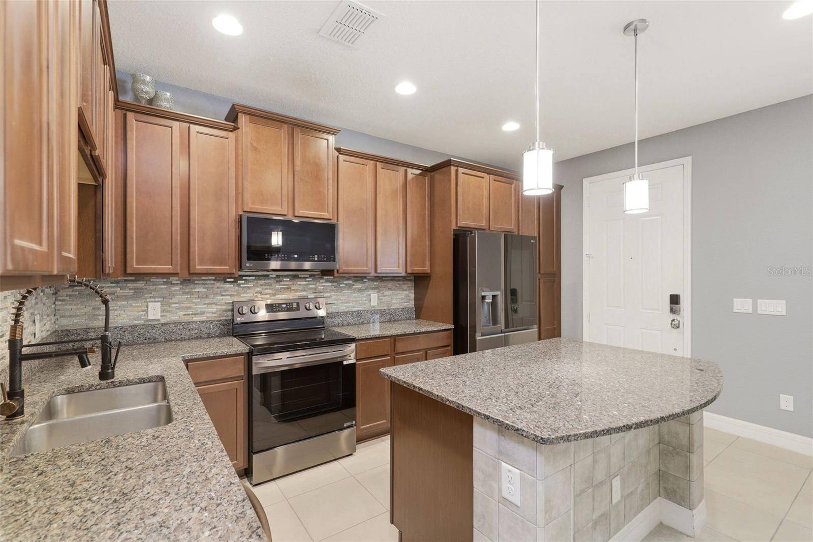 10016 EAGLE CREEK CENTER BLVD, Orlando, FL 32832