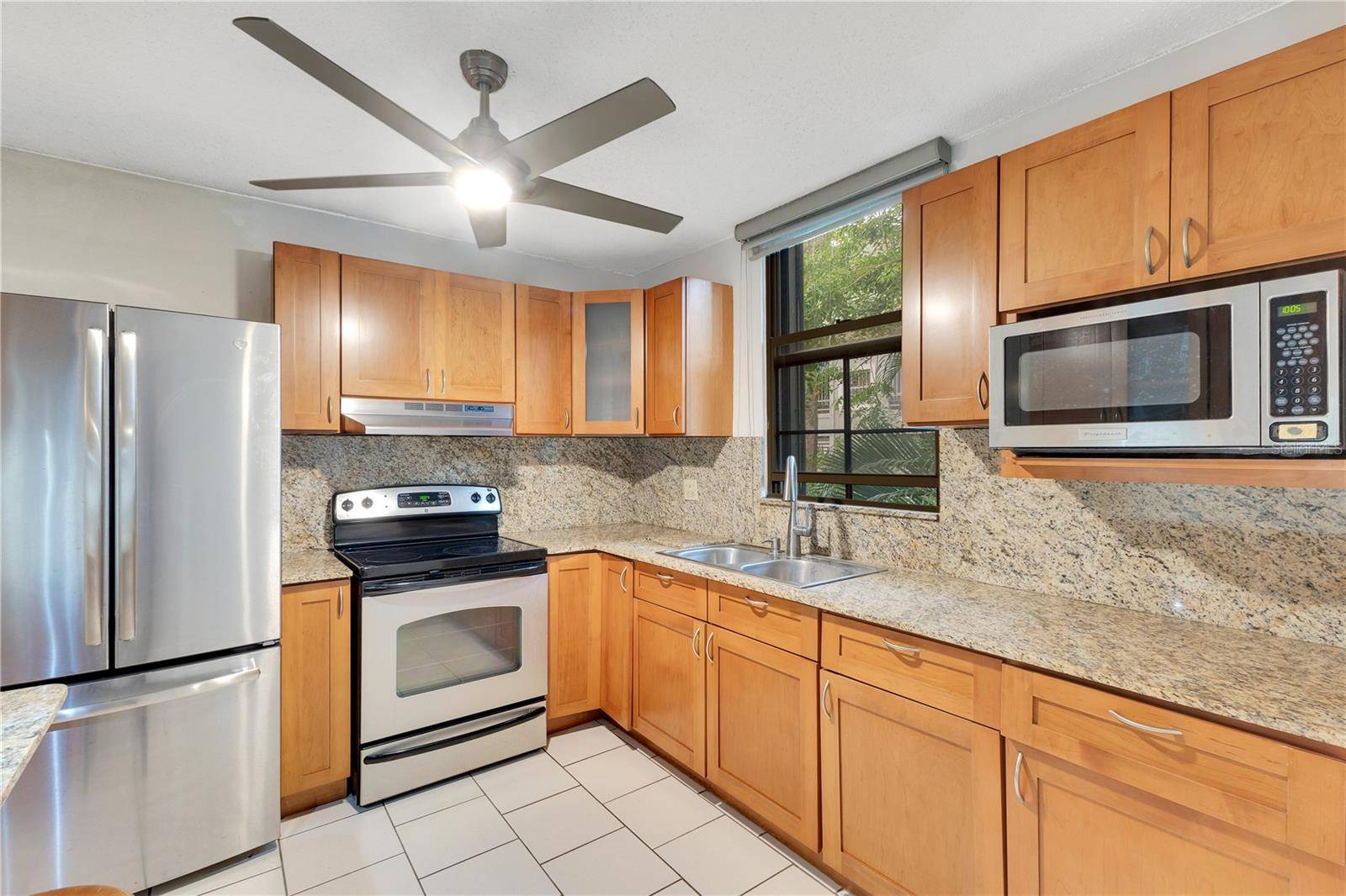 Cond. GOLDEN COURT II, HATO REY #H 202, San Juan, PR 00918
