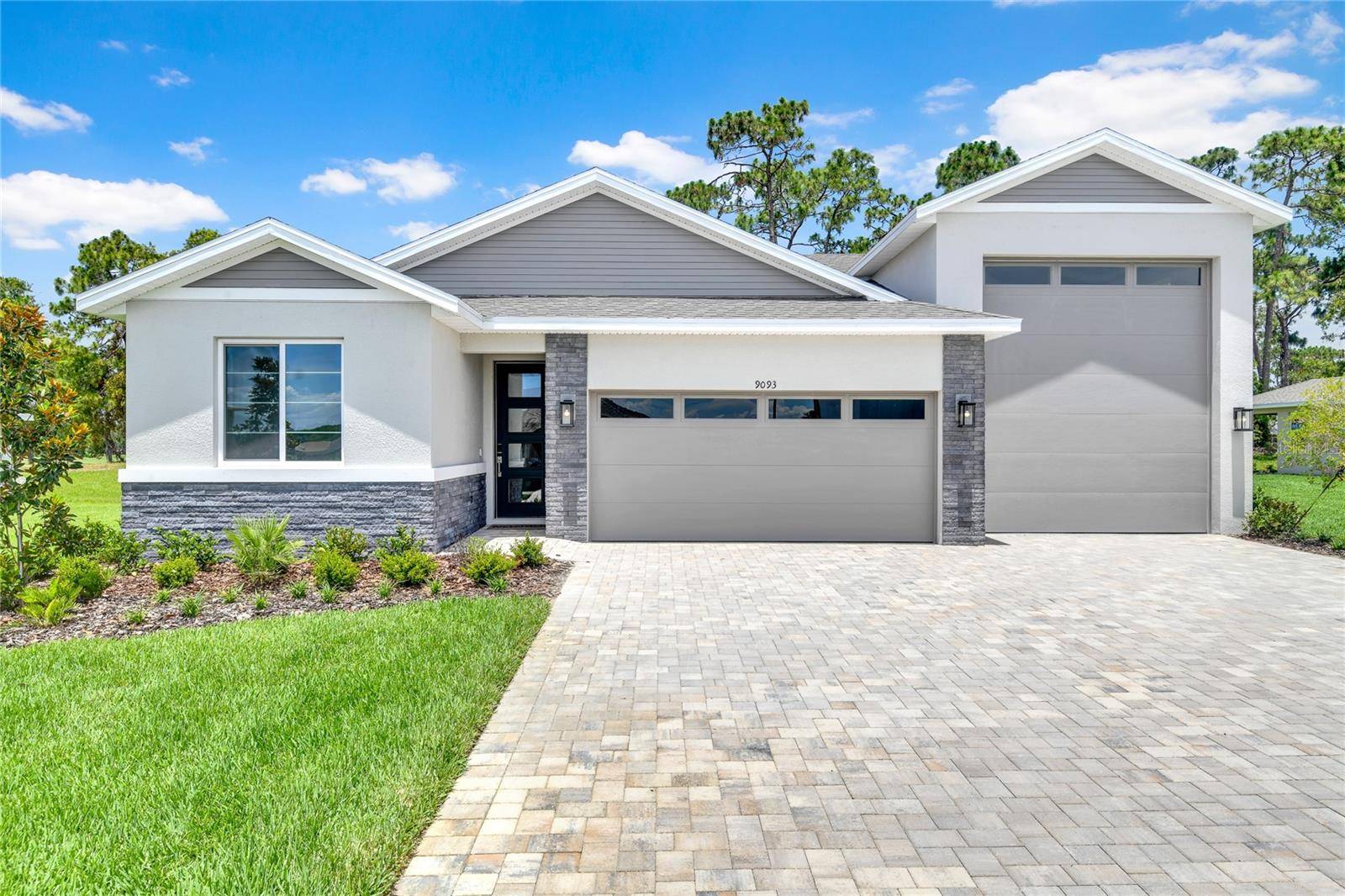 9093 PLAYERS DR, Weeki Wachee, FL 34613