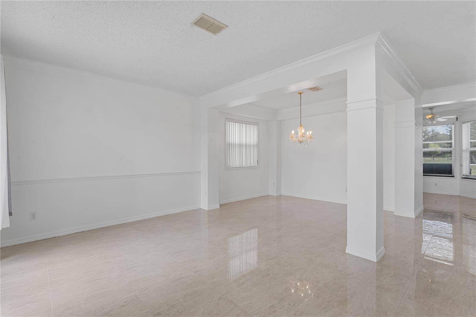 617 LAKESCAPE CT, Orlando, FL 32828