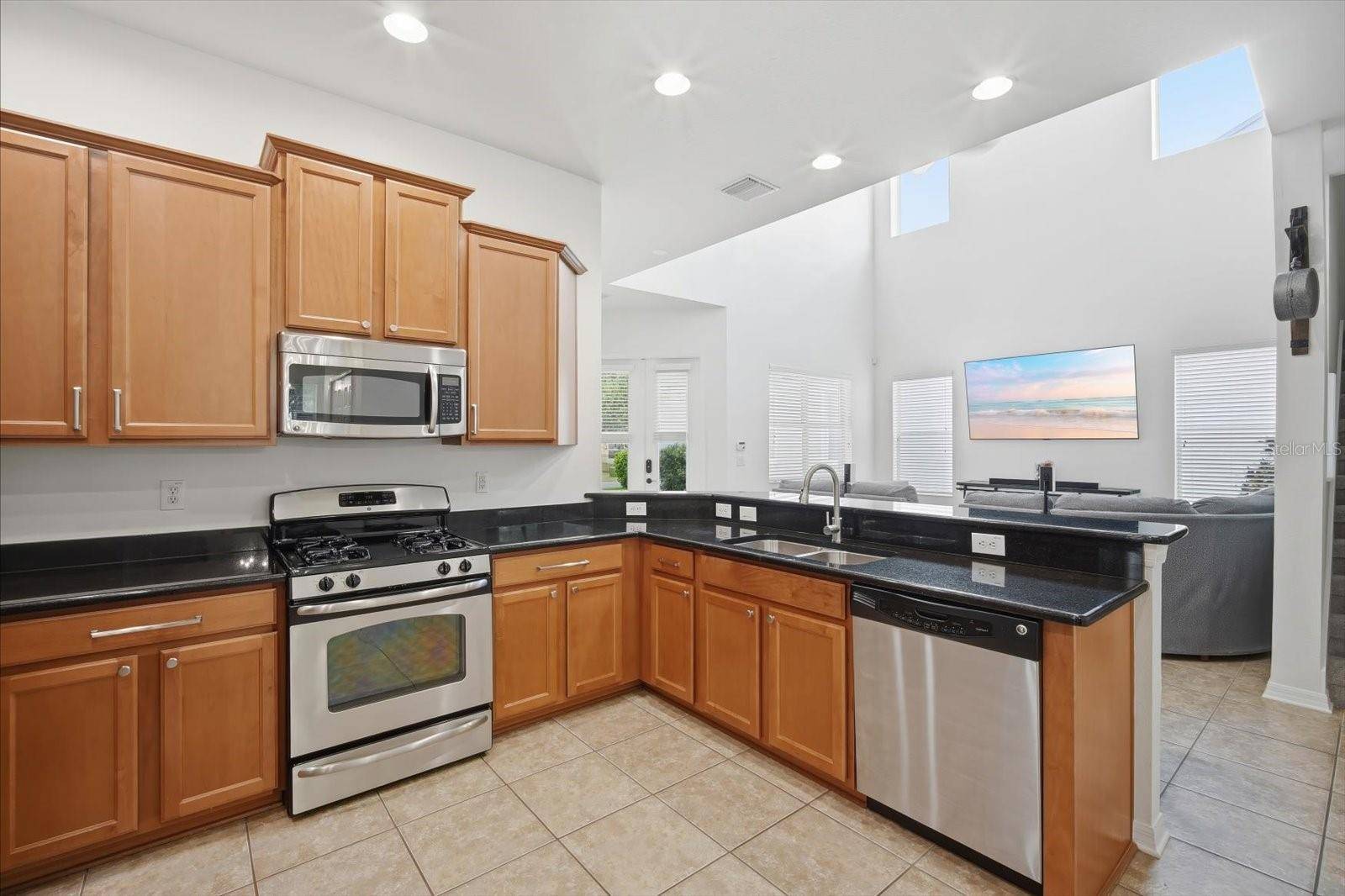 11310 WINTHROP LAKE DR, Riverview, FL 33578