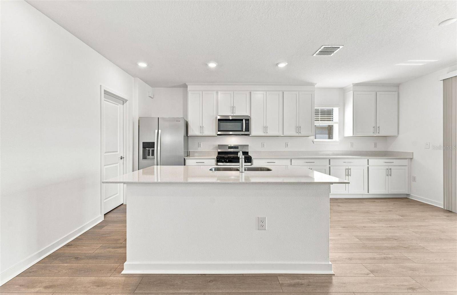 9029 WILDLIGHT TRL, Wildwood, FL 34785