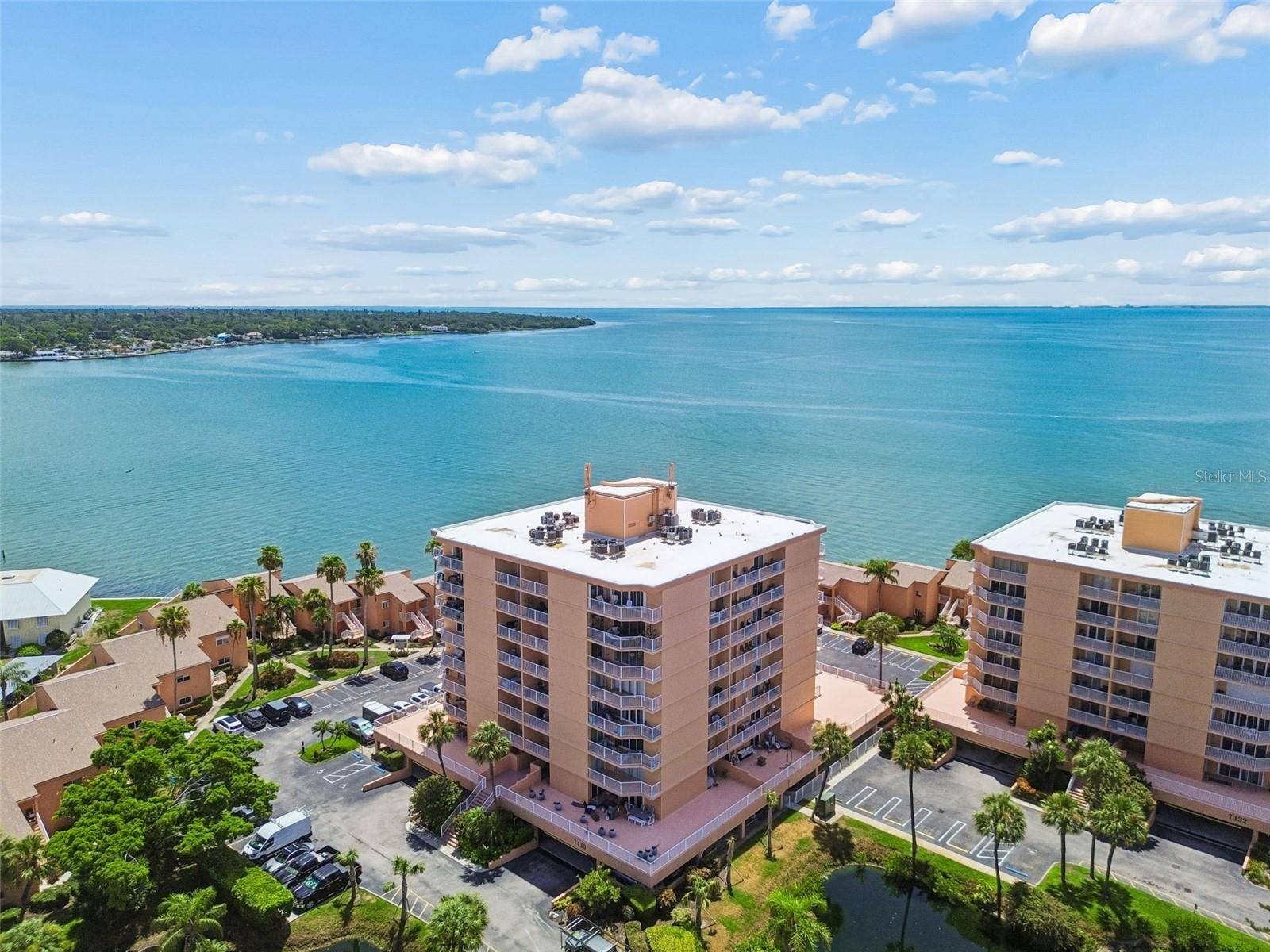 7430 SUNSHINE SKYWAY LN S #201, St Petersburg, FL 33711