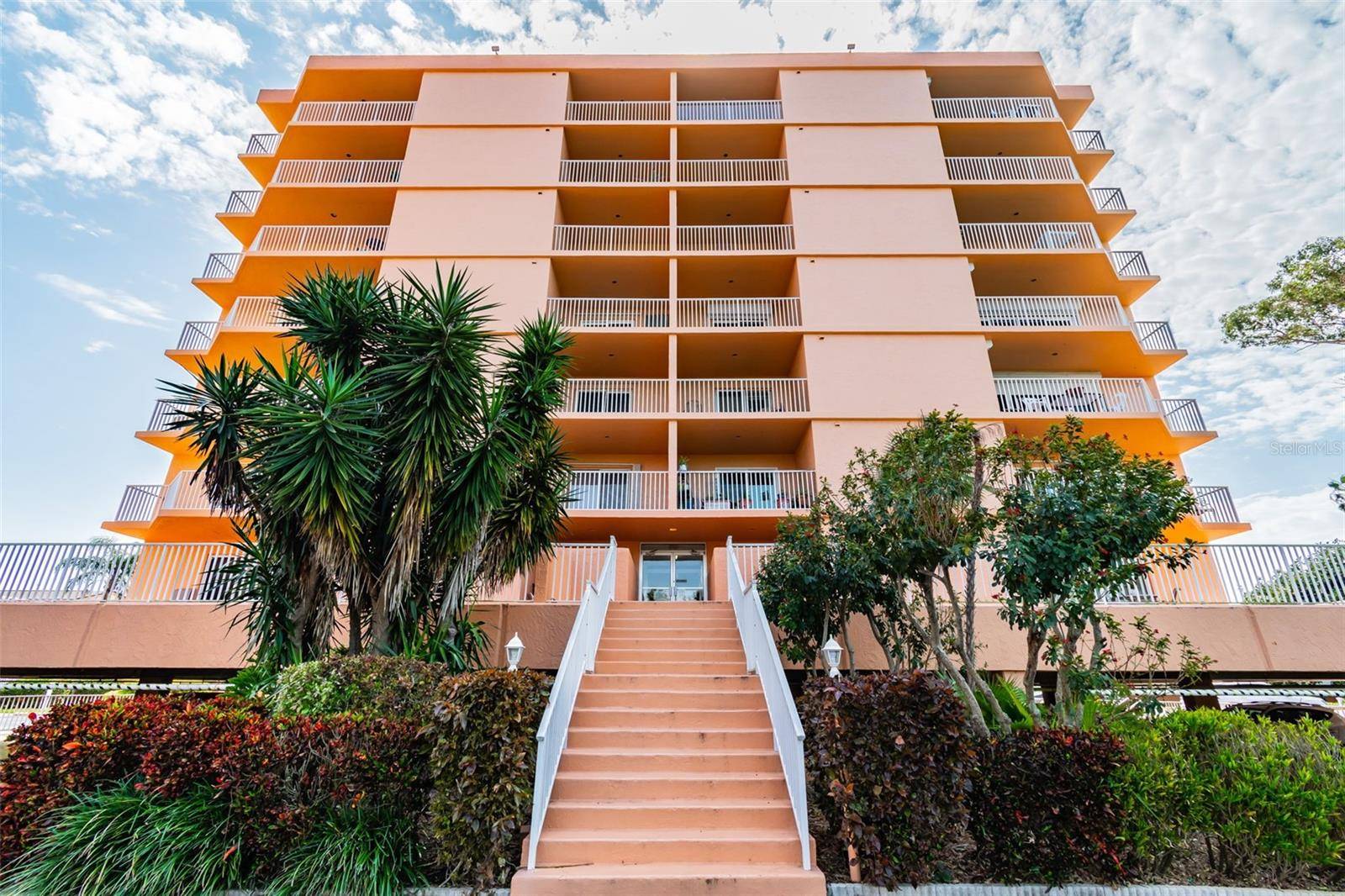 7430 SUNSHINE SKYWAY LN S #201, St Petersburg, FL 33711
