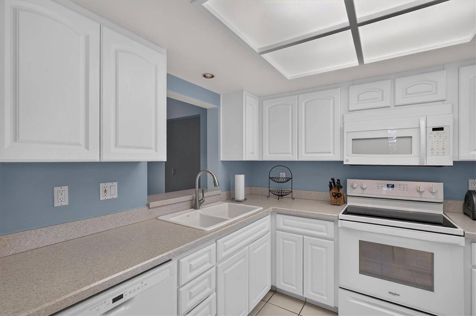 3167 LANDMARK DR #821, Clearwater, FL 33761