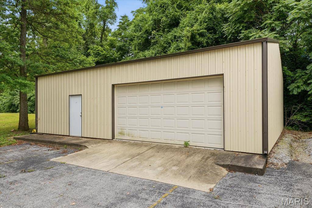 7100 Old Saint Louis RD, Belleville, IL 62223