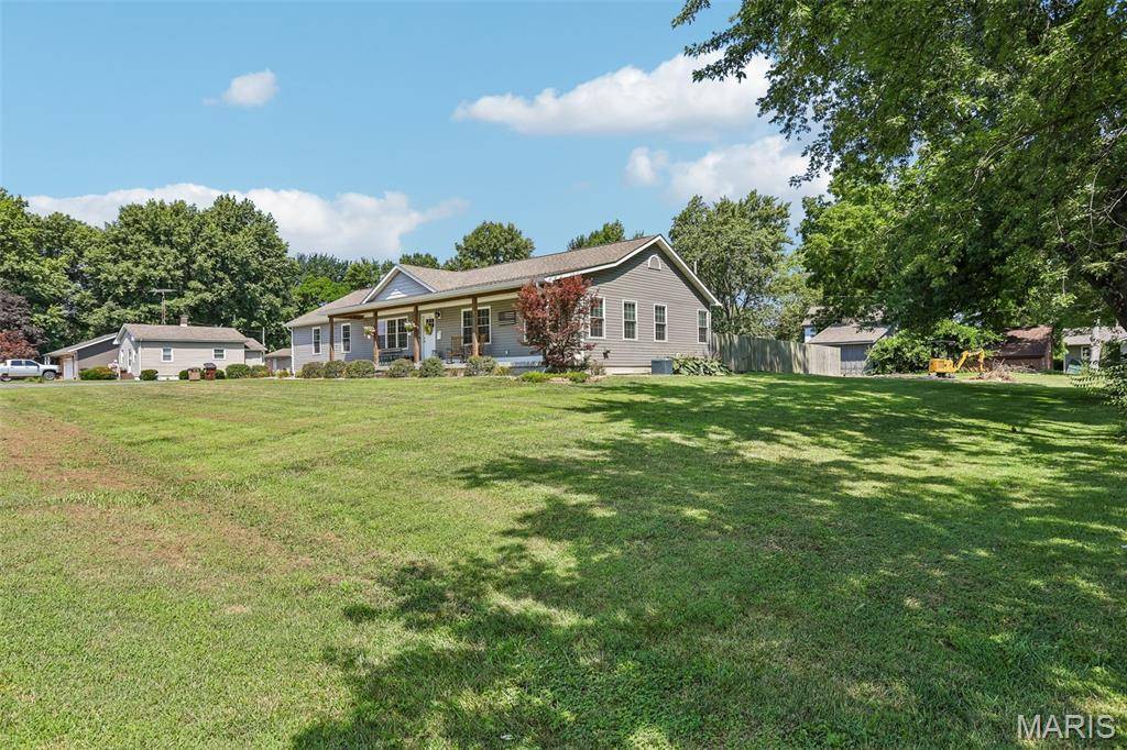 411 W Burton ST, Gillespie, IL 62033