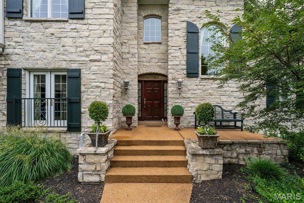 5 Briarbrook TRL, Des Peres, MO 63131