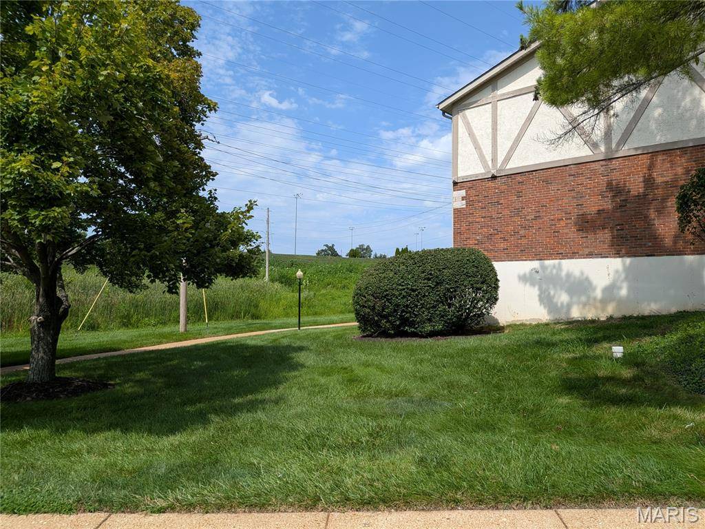 1438 Willow Brook CV #1, St Louis, MO 63146