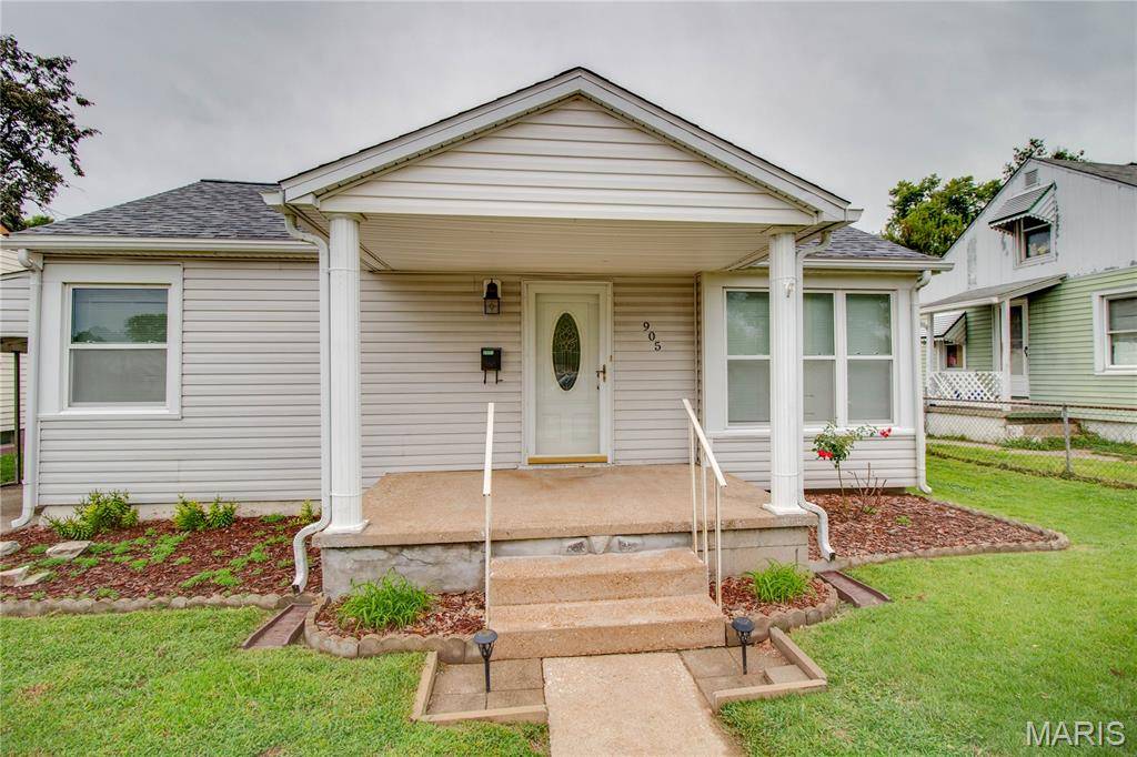 905 Madison AVE, Wood River, IL 62095
