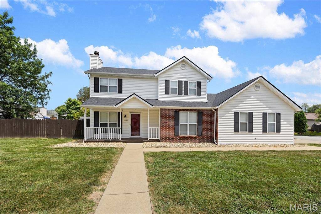 1232 Hillock LN, O'fallon, IL 62269