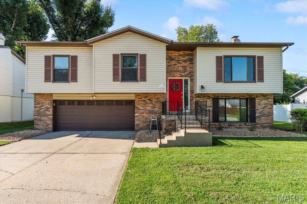 2100 Tampico DR, Belleville, IL 62221