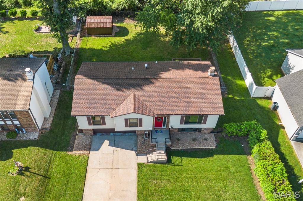 2100 Tampico DR, Belleville, IL 62221
