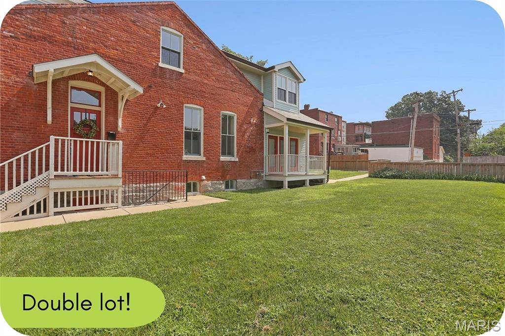 2704 McNair AVE, St Louis, MO 63118