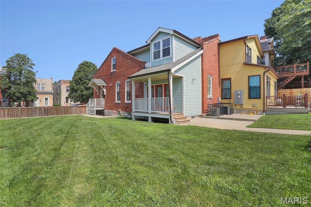 2704 McNair AVE, St Louis, MO 63118