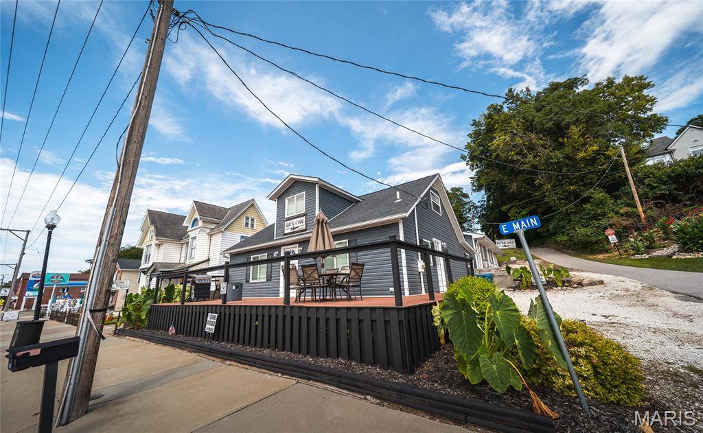 230 E Main ST, Grafton, IL 62037