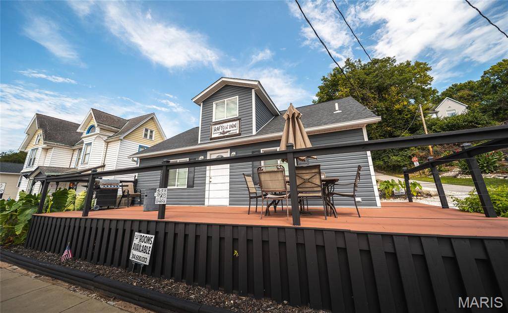 230 E Main ST, Grafton, IL 62037