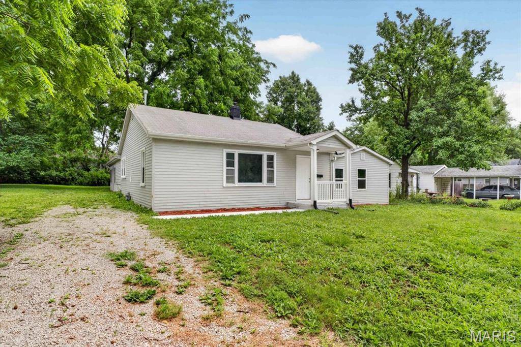223 Nadine ST, Cahokia, IL 62206