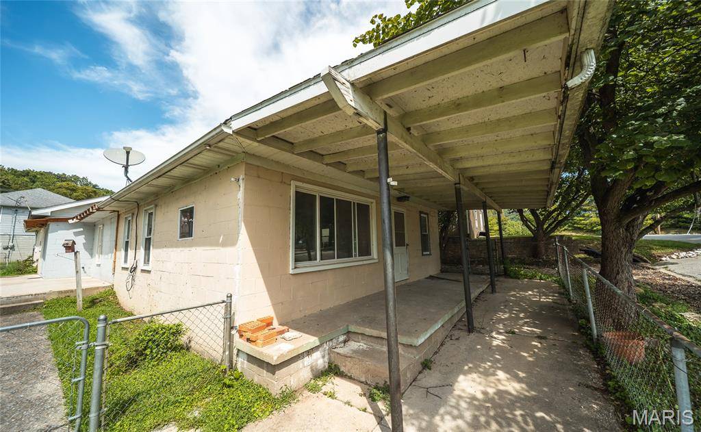 412 E Water ST, Grafton, IL 62037