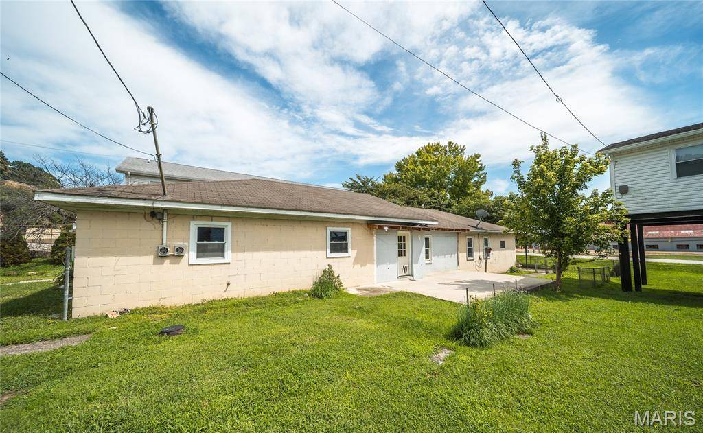 412 E Water ST, Grafton, IL 62037
