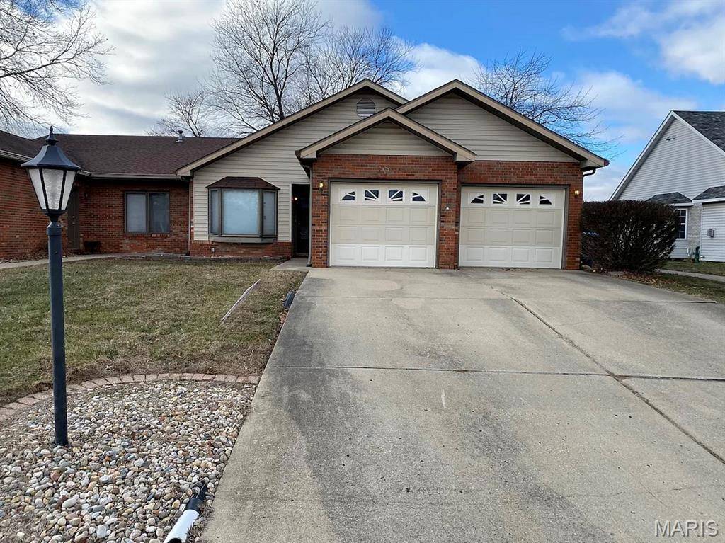 10 OLD ORCHARD, Glen Carbon, IL 62034