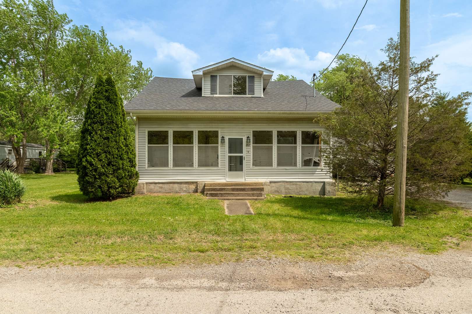 202 S Ervin ST, Pittsburg, IL 62974